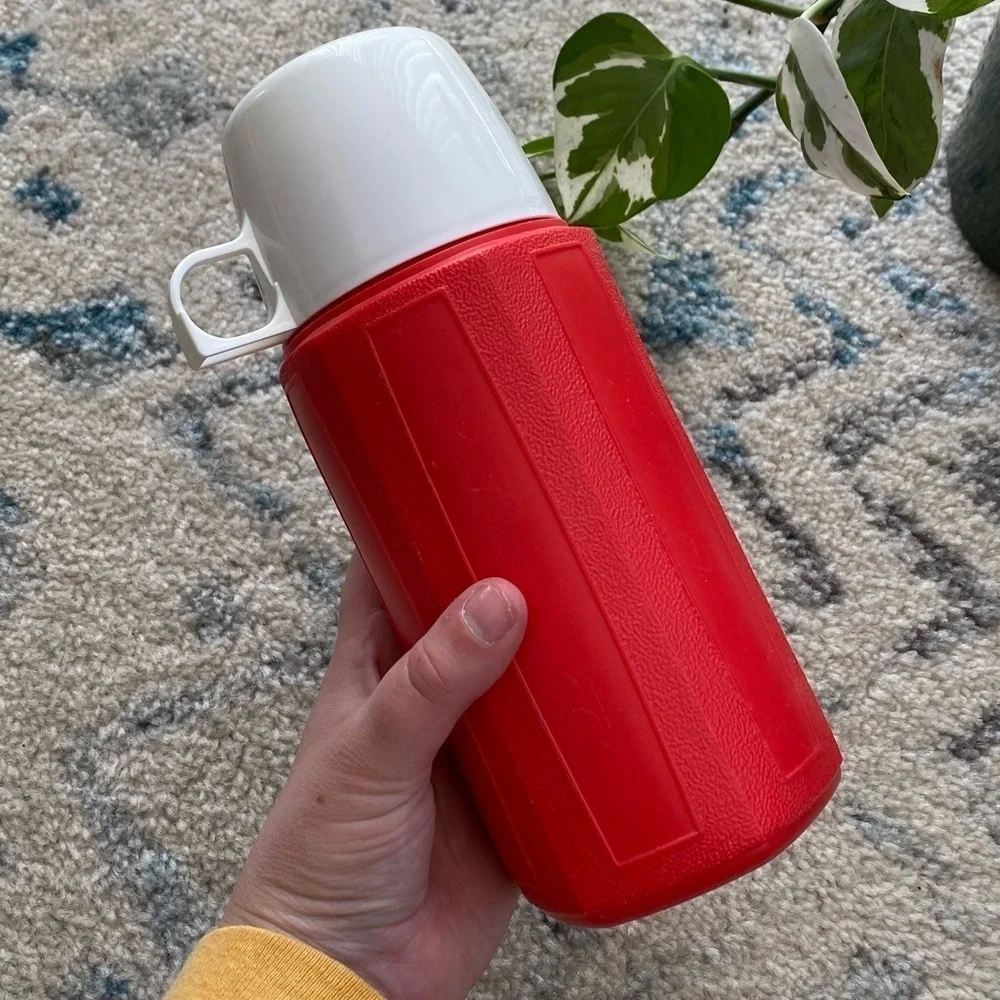 Vintage thermos | plastic | made in Canada - Picture 1 of 6
